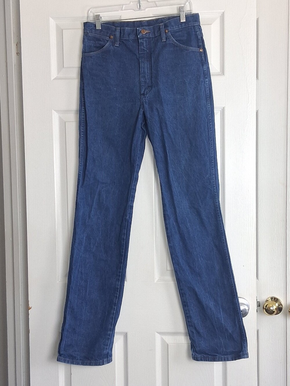 Wangler Blue Medium Wash Denim Jeans 32x36